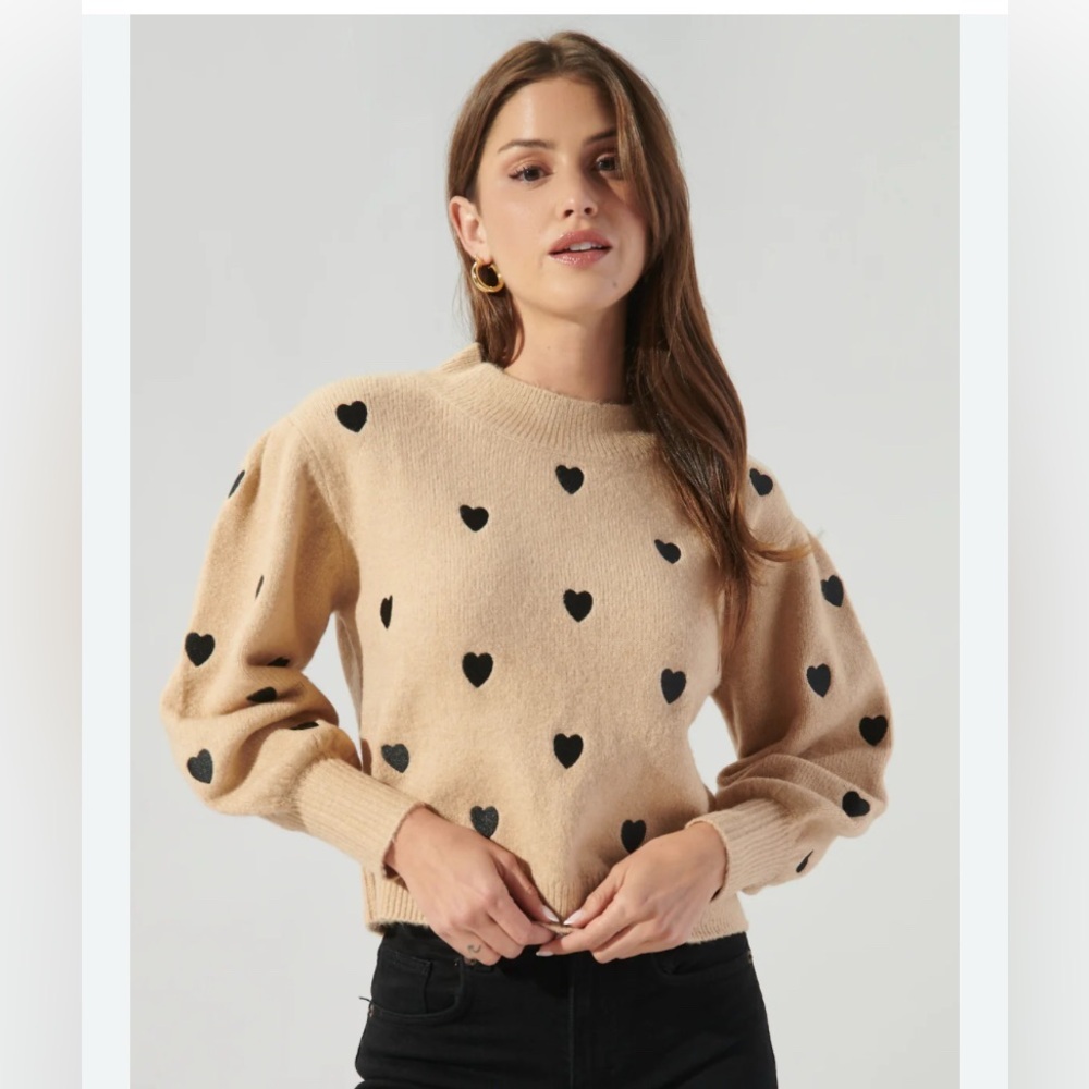Crewneck Heart-Print Sweater in Beige